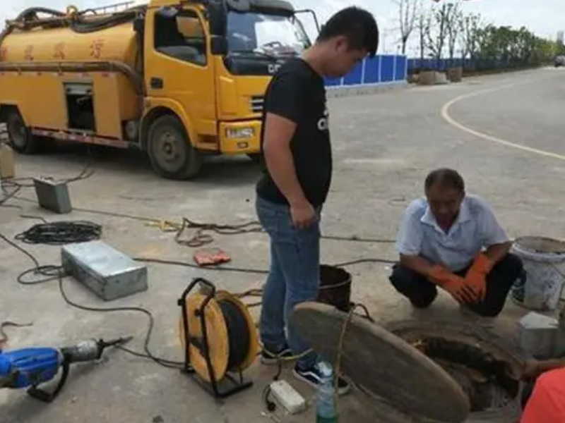 供应青岛专业机械抽事业单位化粪池机械抽污水抽淤泥