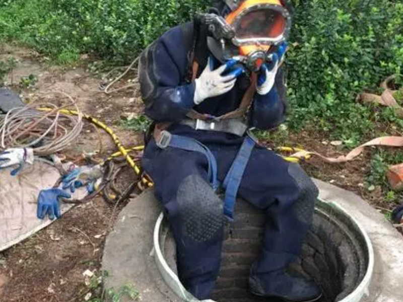 青岛管道疏通 水龙头水,上下水道疏通,清理污水井等