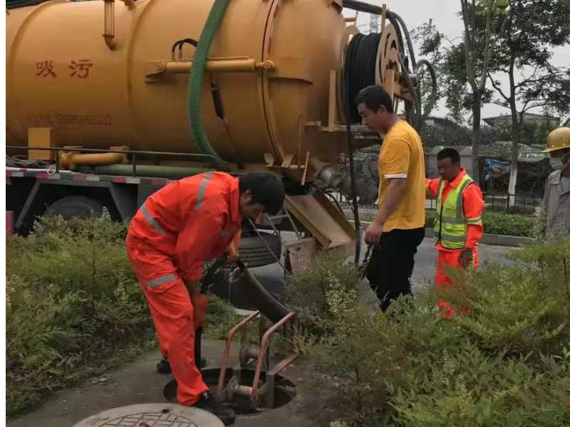 青岛隔油池清理 抽污水电话１９５—２8００—7５５０